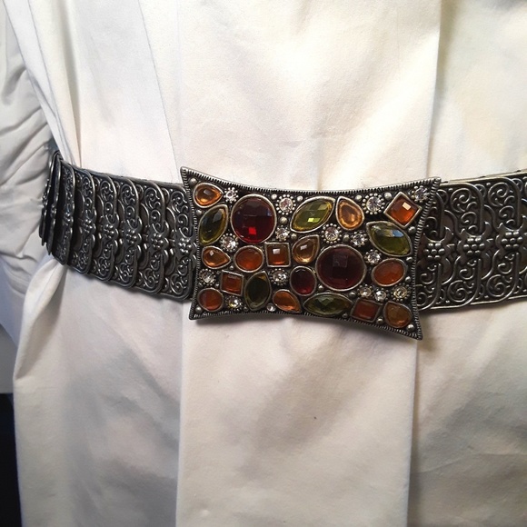 Geometric Bejeweled Armor Link Statement Belt - Picture 6 of 6